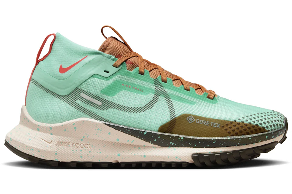 Women's Nike Pegasus Trail 4 Gore-Tex, Emerald Rise/Sequoia, 6 B Medium