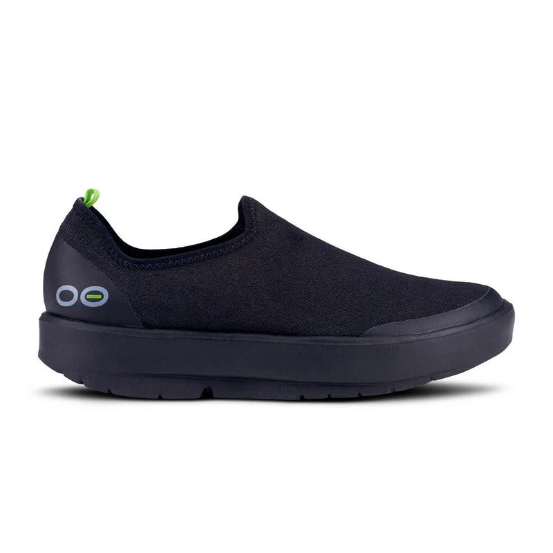 Women's OOFOS OOmg EeZee, Black, 8 B Medium