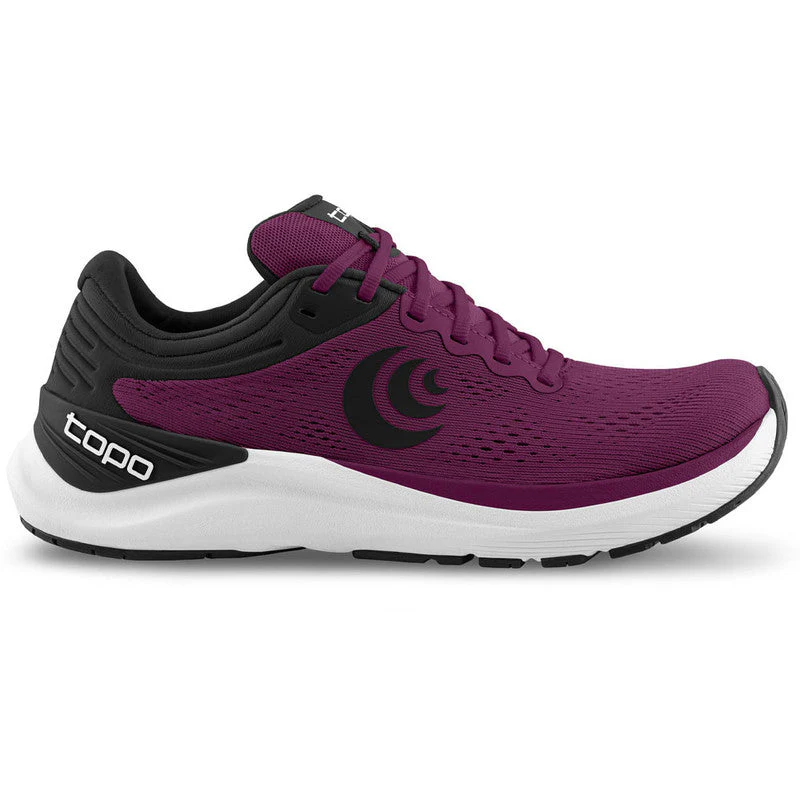 Women's Topo Athletic Ultrafly 4, Wine/Black, 9.5 B Medium
